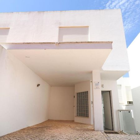 Lovelystay - Divine 3Bdr Duplex House W/ Pool & Garden Patroves ภายนอก รูปภาพ