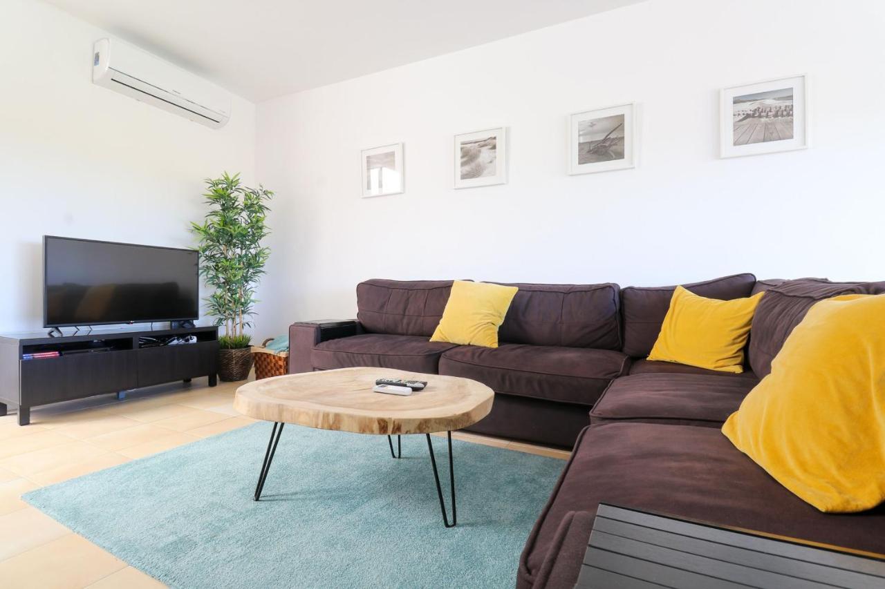 Lovelystay - Divine 3Bdr Duplex House W/ Pool & Garden Patroves ภายนอก รูปภาพ