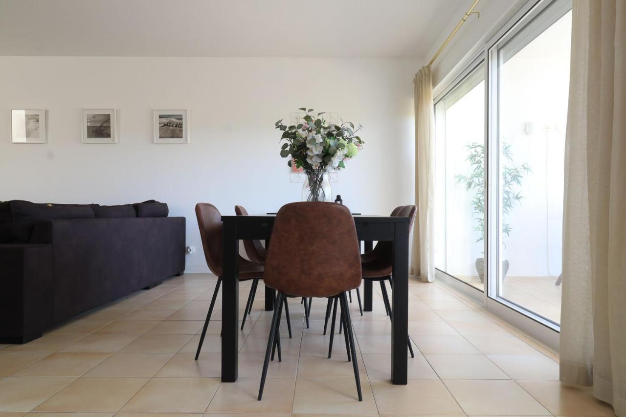 Lovelystay - Divine 3Bdr Duplex House W/ Pool & Garden Patroves ภายนอก รูปภาพ