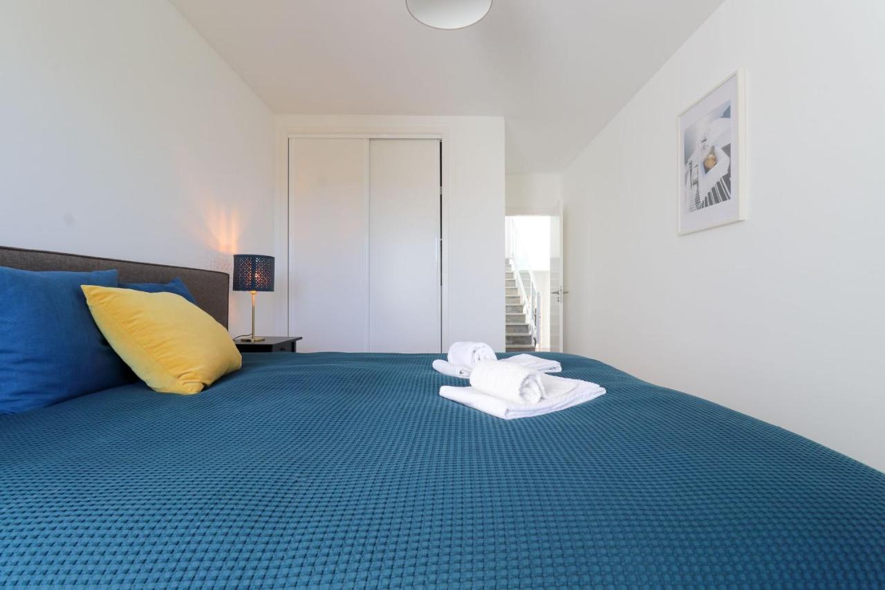 Lovelystay - Divine 3Bdr Duplex House W/ Pool & Garden Patroves ภายนอก รูปภาพ